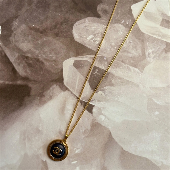 Vintage Treasures Halskæde M. Chanelknap, Navy/Guld